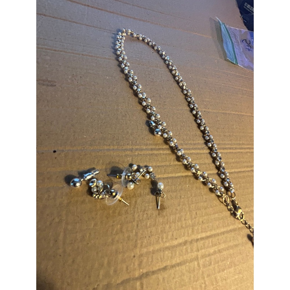 VINTAGE GOLDTONE FAUX SMALL PEARL NECKLACE & EARRINGS SET